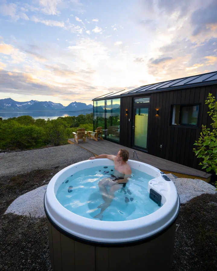 14 Peaks Glass Roof Cabin WonderInn Arctic 12