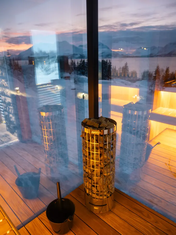 14 Peaks Glass Roof Cabin WonderInn Arctic 18