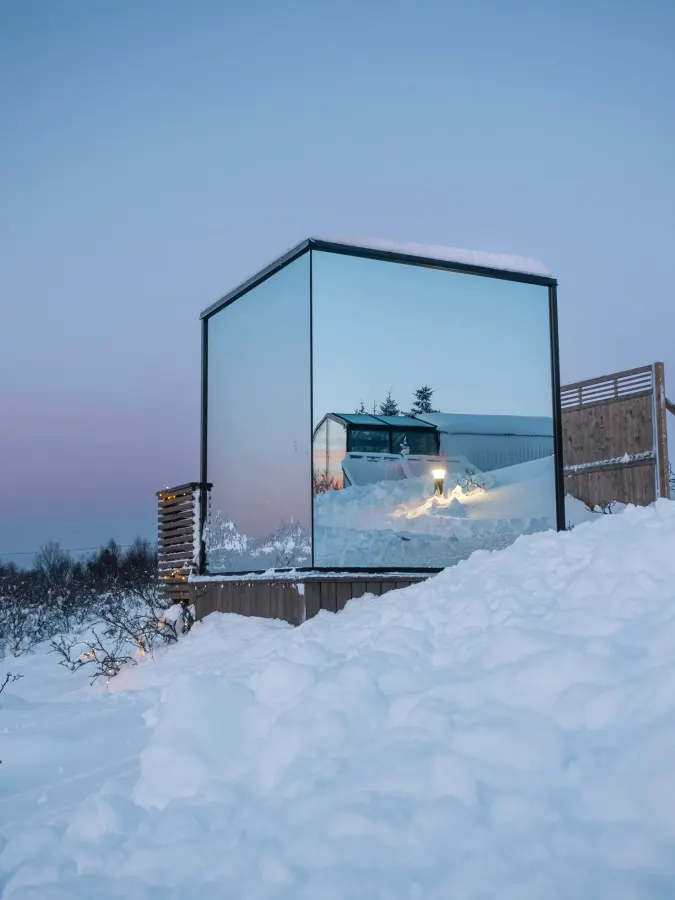 14 Peaks Glass Roof Cabin WonderInn Arctic 19