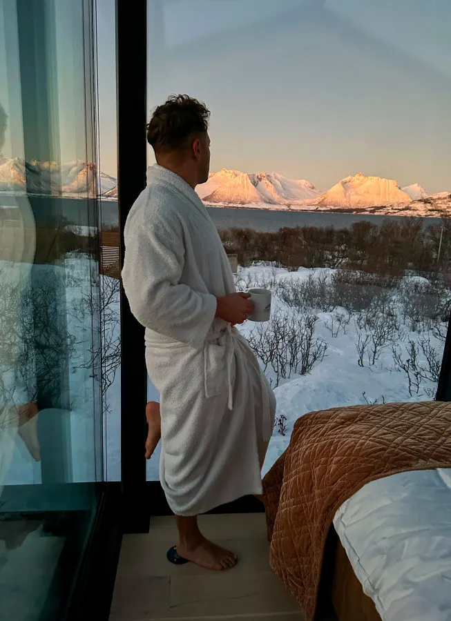 14 Peaks • Glass Roof Cabin • WonderInn Arctic — foto 3