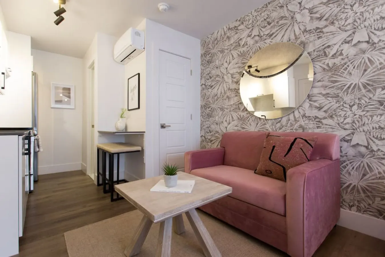Little Italy - Perfect Business Trip Studio with Full Amenities - Unit 302 9