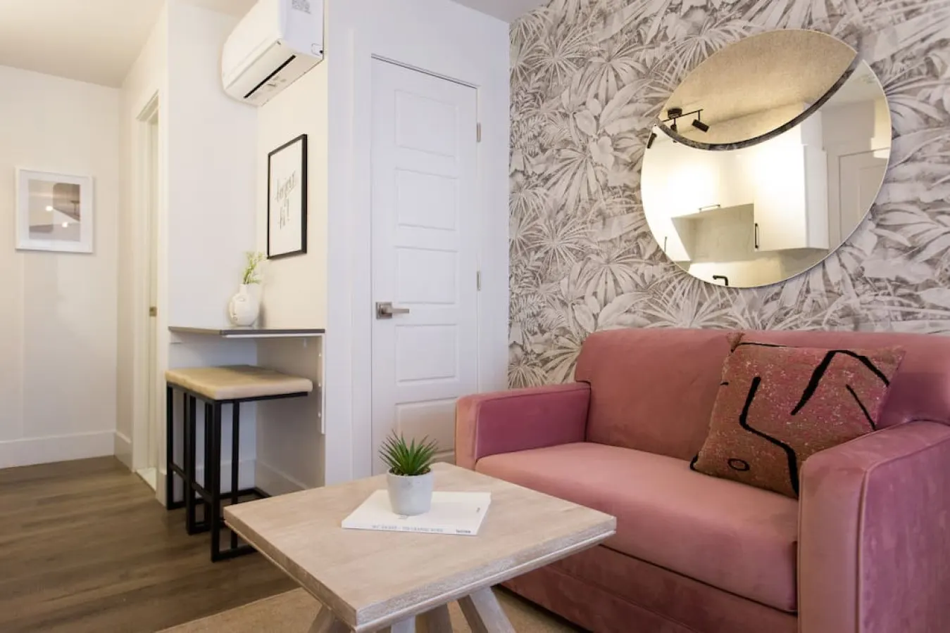 Little Italy - Perfect Business Trip Studio with Full Amenities - Unit 302 10