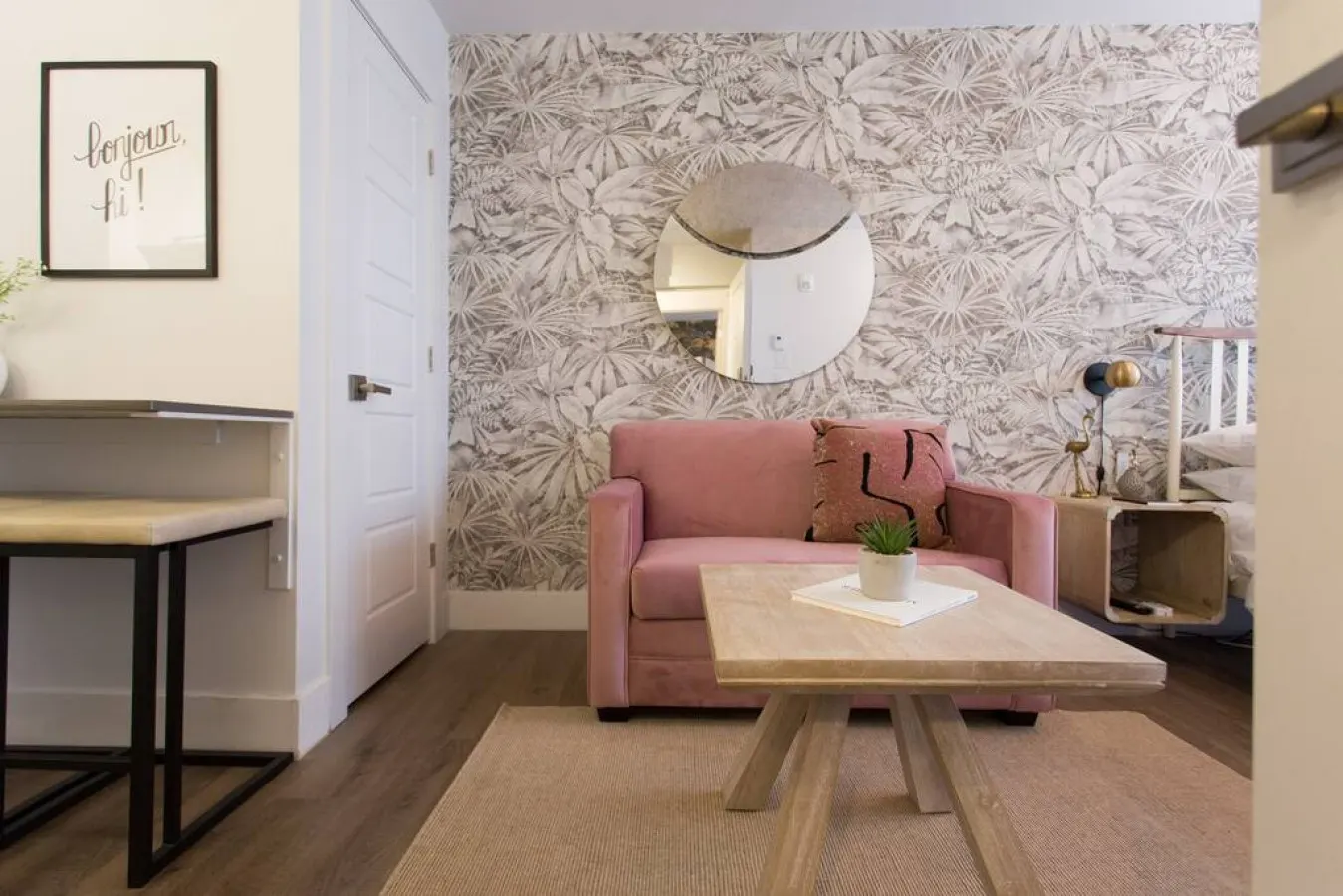 Little Italy - Perfect Business Trip Studio with Full Amenities - Unit 302 12