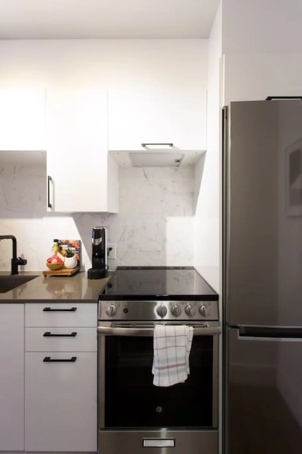 Little Italy - Perfect Business Trip Studio with Full Amenities - Unit 302 20