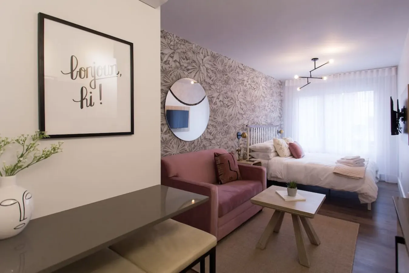 Little Italy - Perfect Business Trip Studio with Full Amenities - Unit 302 3