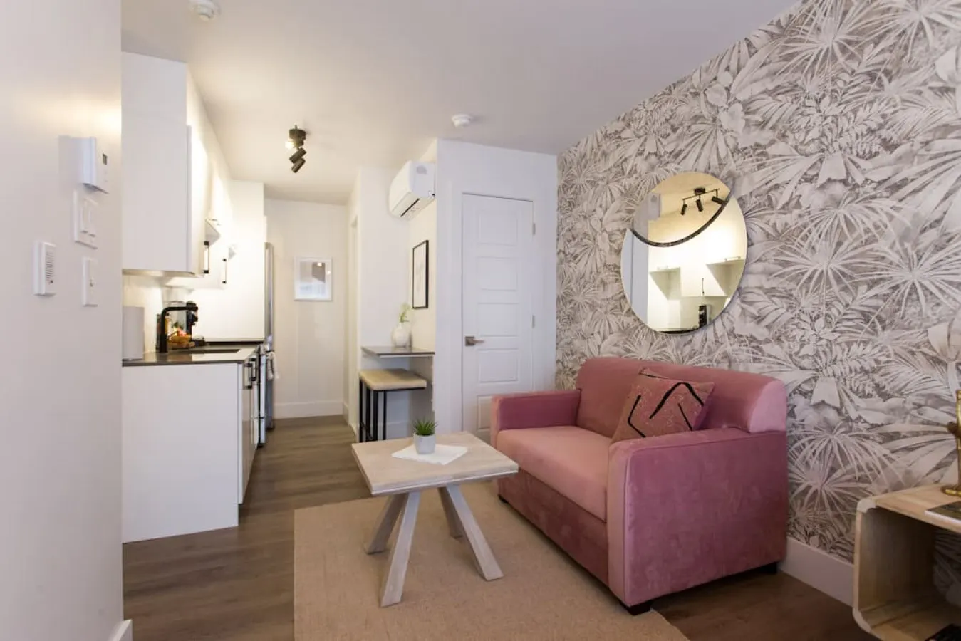 Little Italy - Perfect Business Trip Studio with Full Amenities - Unit 302 6