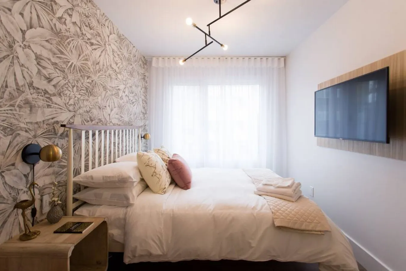 Little Italy - Perfect Business Trip Studio with Full Amenities - Unit 302 7