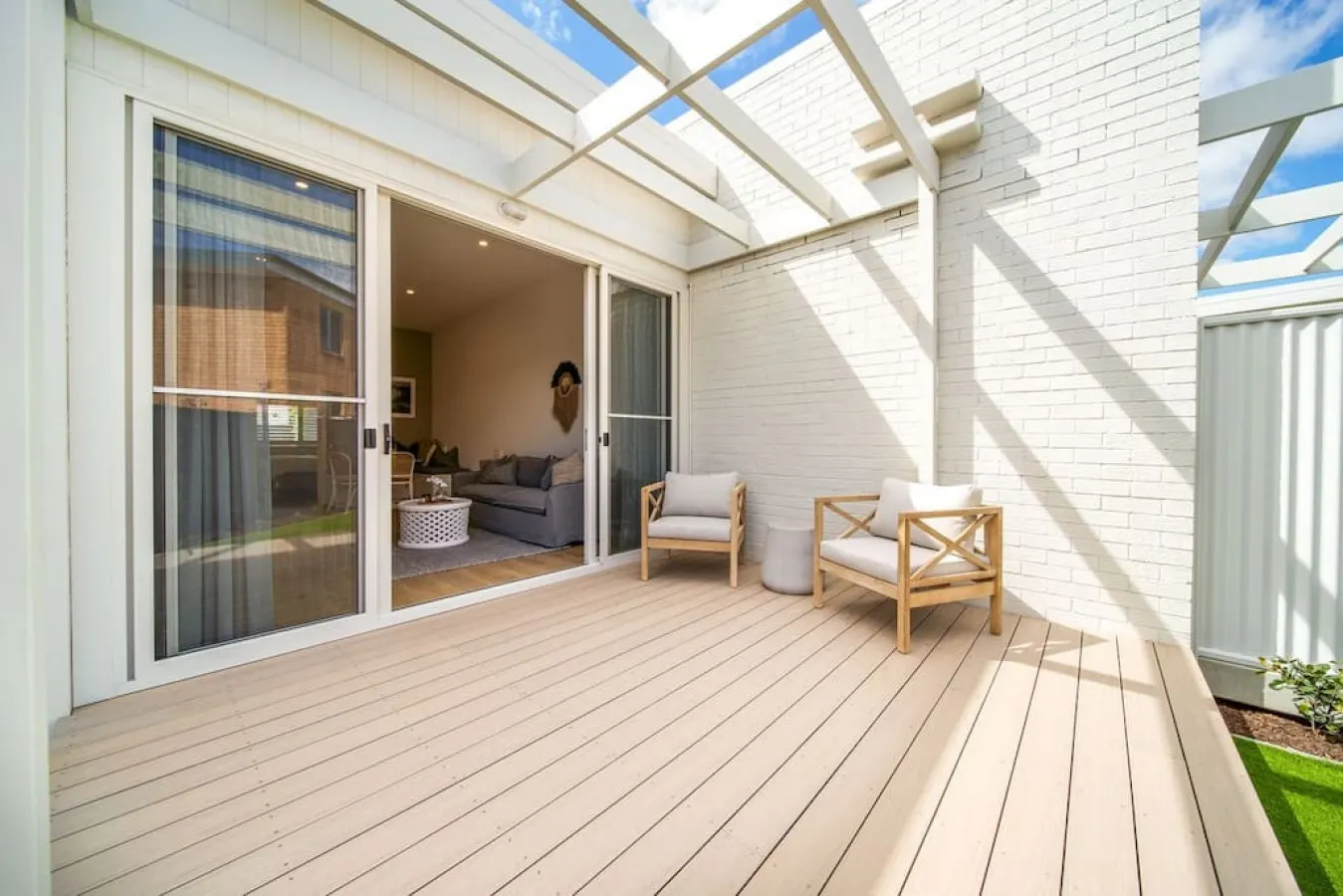 The Retreat—Coastal Haven between City & Sea 9