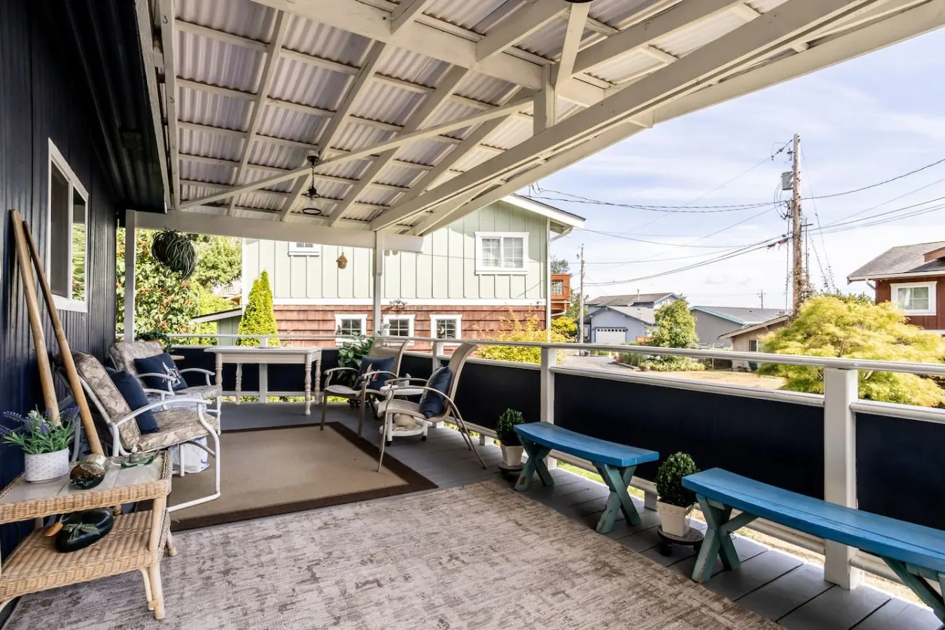 Birch Bay Cottage: Deck, Firepit, 1 Block to Beach