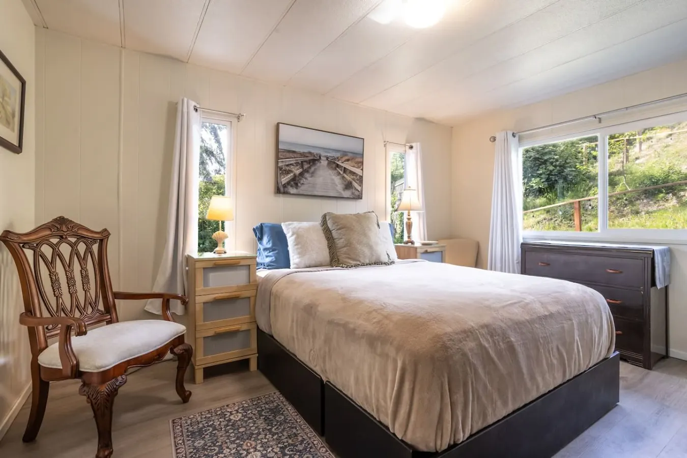 Birch Bay Cottage: Deck, Firepit, 1 Block to Beach 11