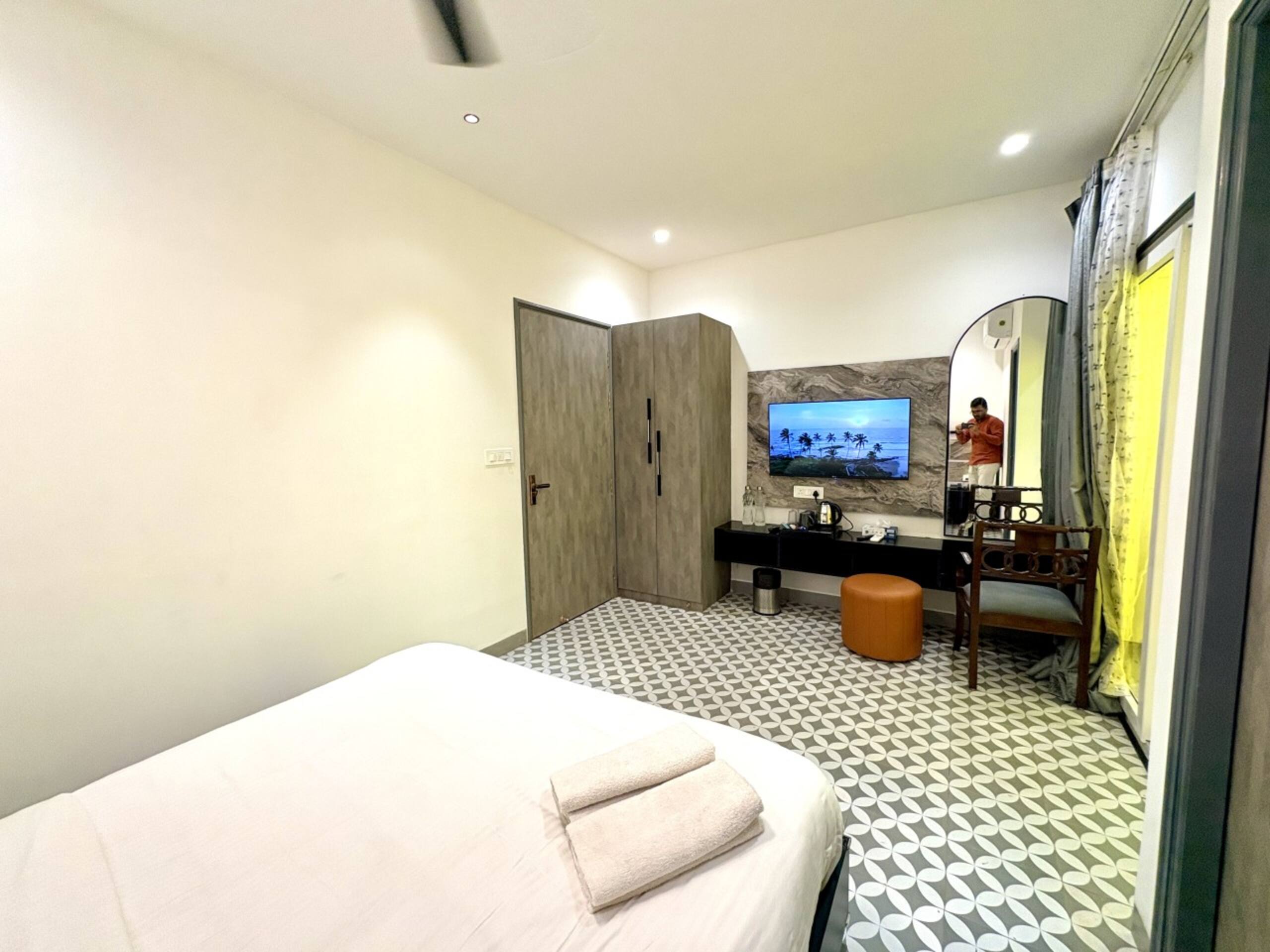 Feel Goa | 6BR Private Pool Villa | 200m to Beach 23