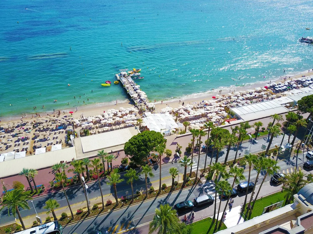 Cannes Croisette behind Carlton Hotel — photo 3