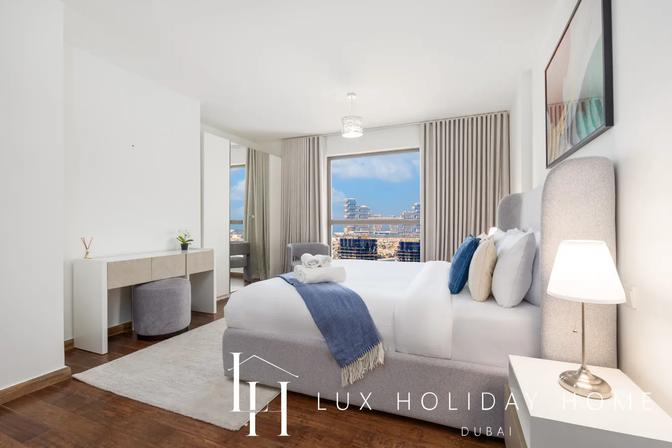LUX The Murjan Sea View Suite 2 17
