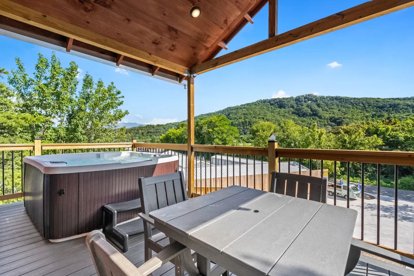Sugarlands, Treelodge #2 4