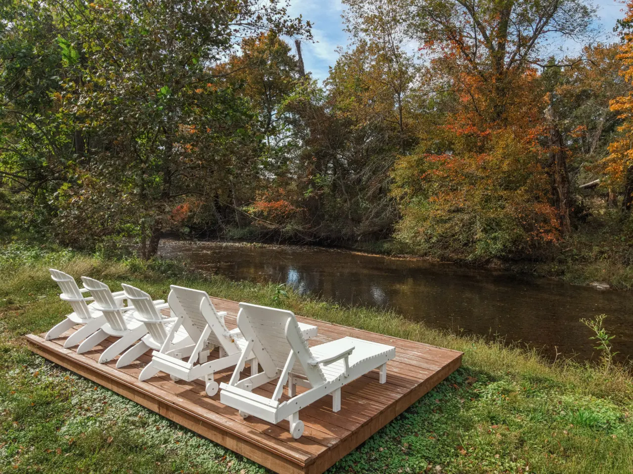 Luxury Mountain Tiny Home #3: Hot Tub, River, Views 9