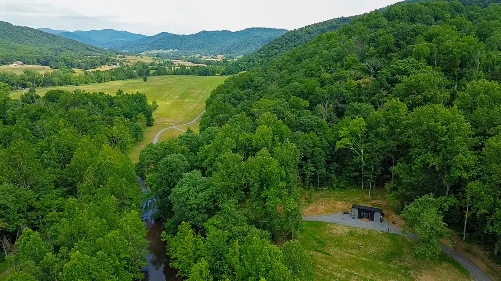 Luxury Mountain Tiny Home #3: Hot Tub, River, Views 7