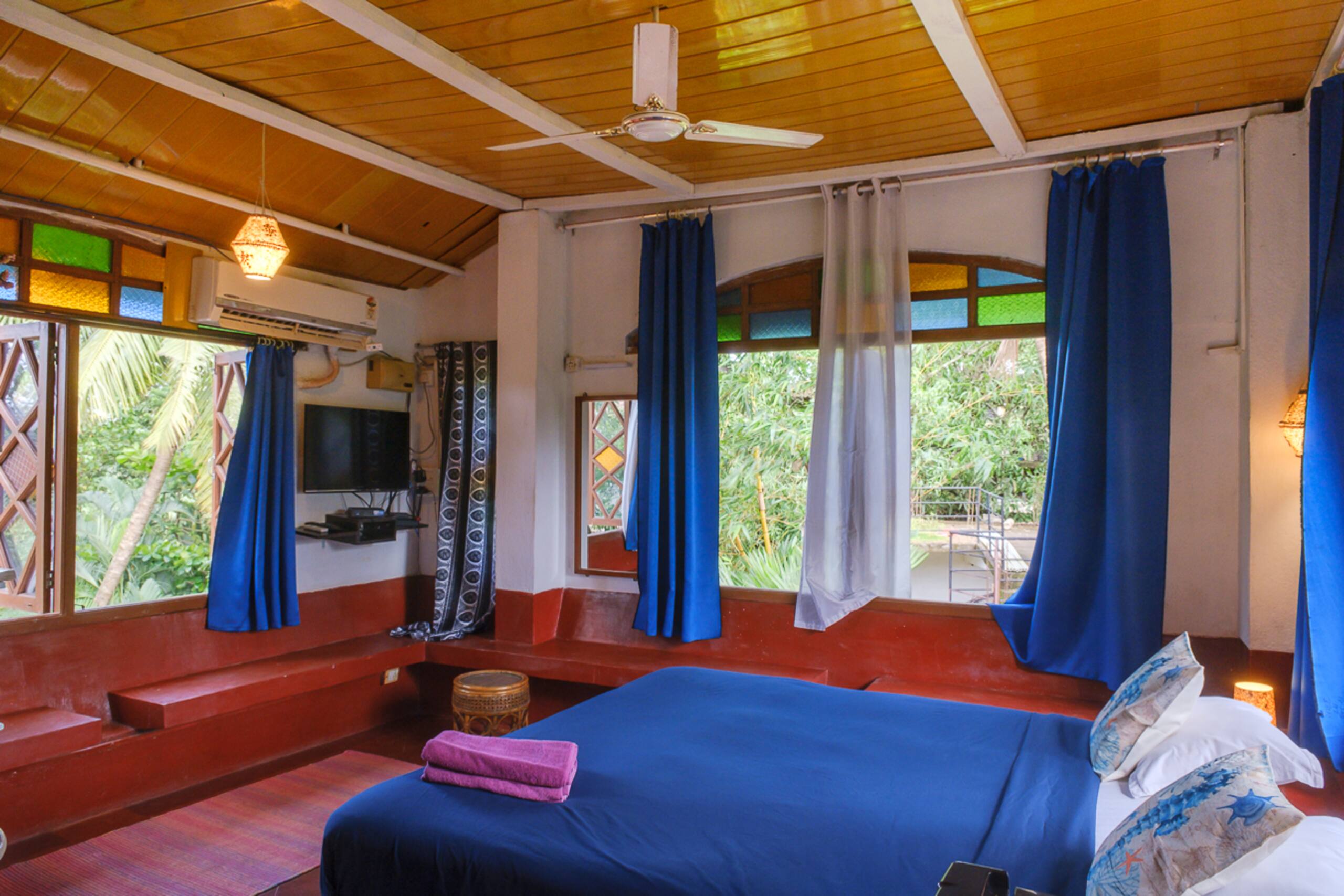 Room at the top of the stairs - in Calangute/Baga. — photo 2