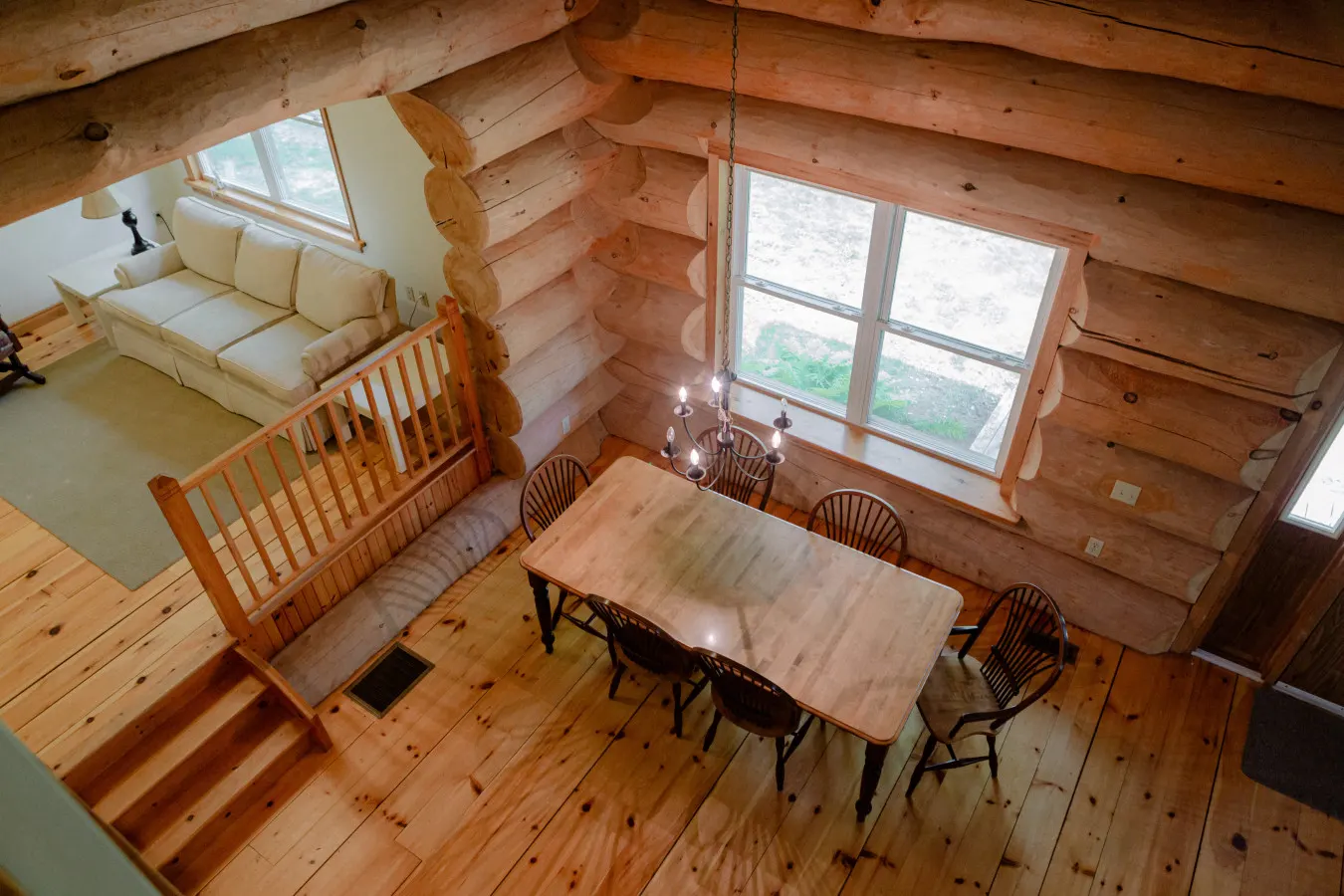 The Cedar Crest Log House 14