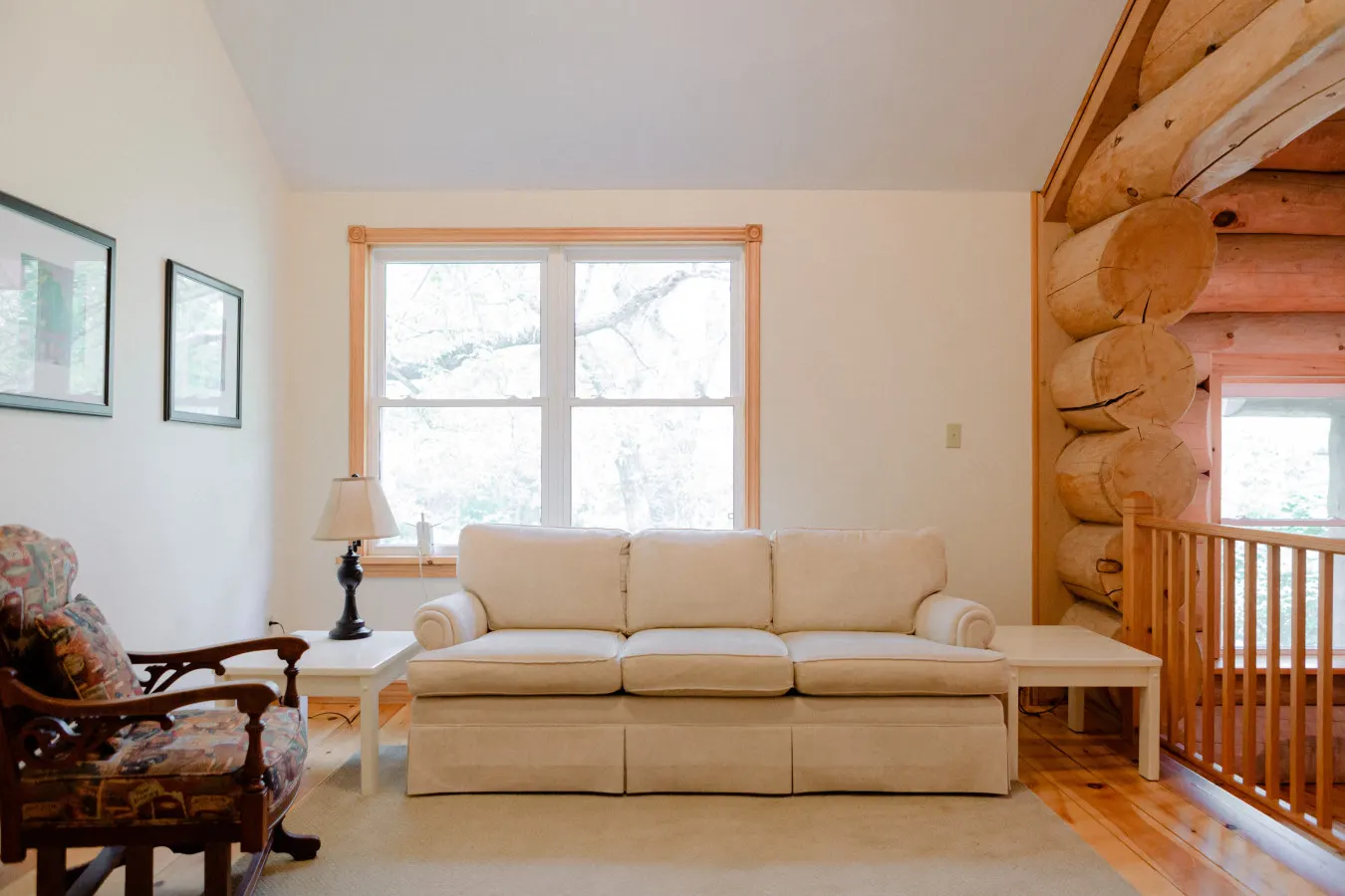 The Cedar Crest Log House 15