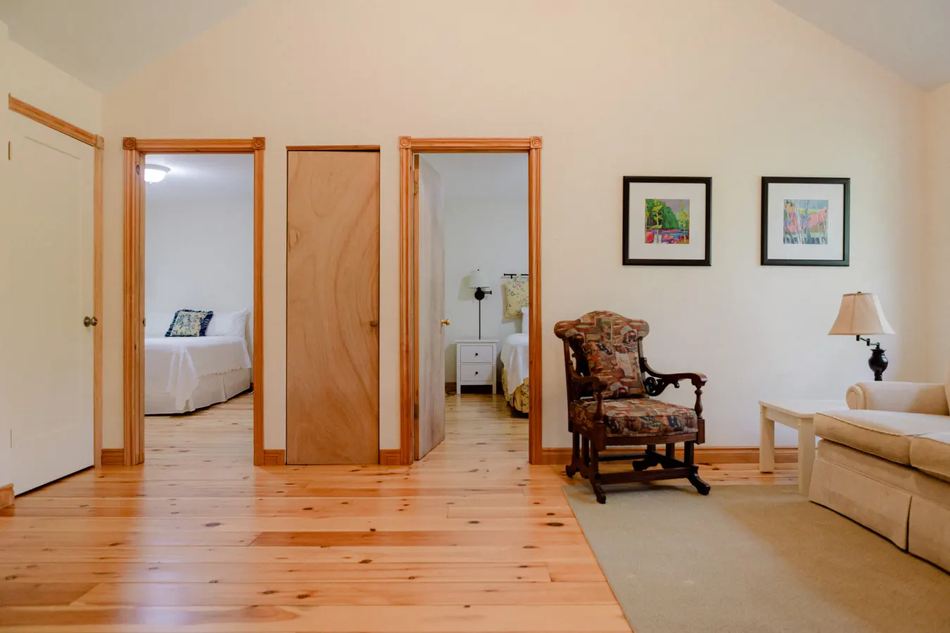 The Cedar Crest Log House 16