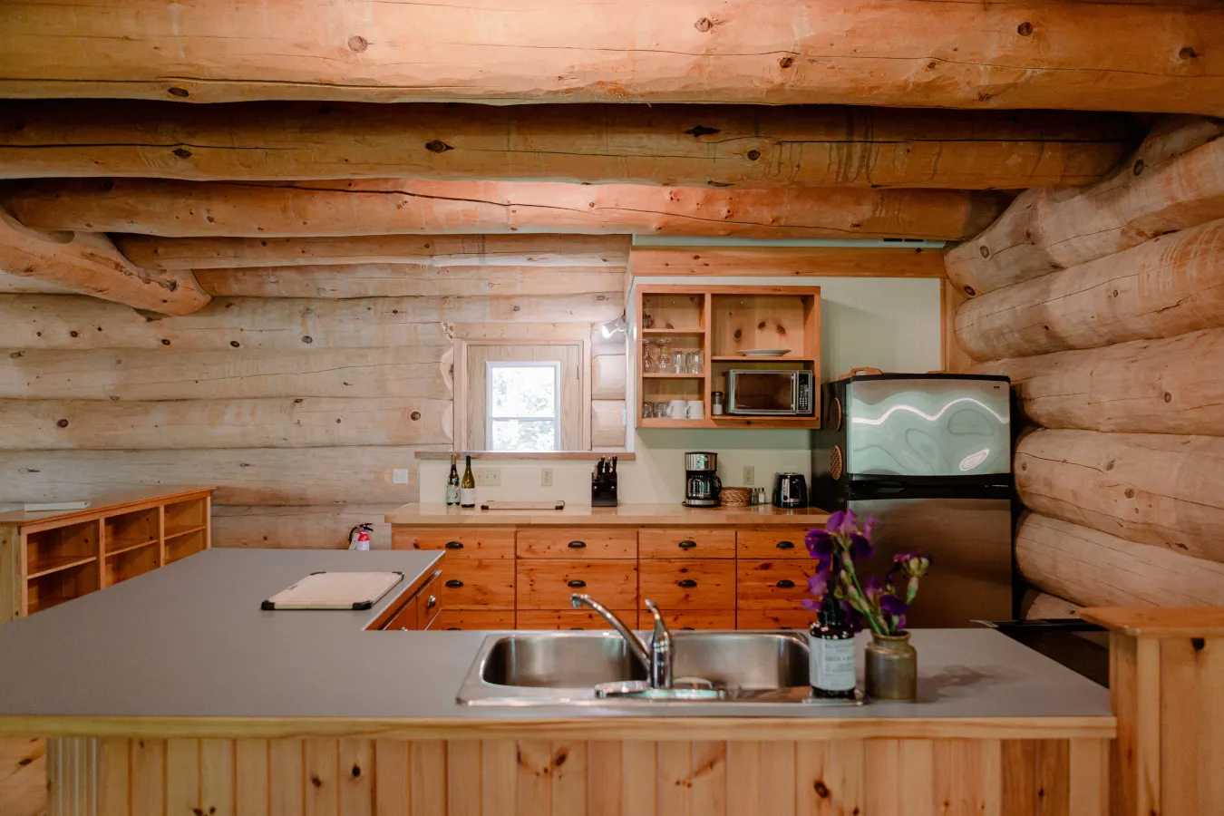 The Cedar Crest Log House 8