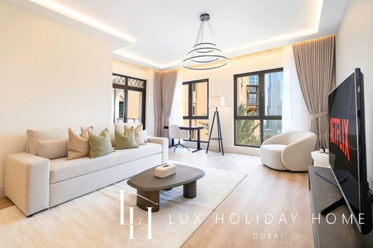 LUX | The Burj Khalifa View Downtown Suite