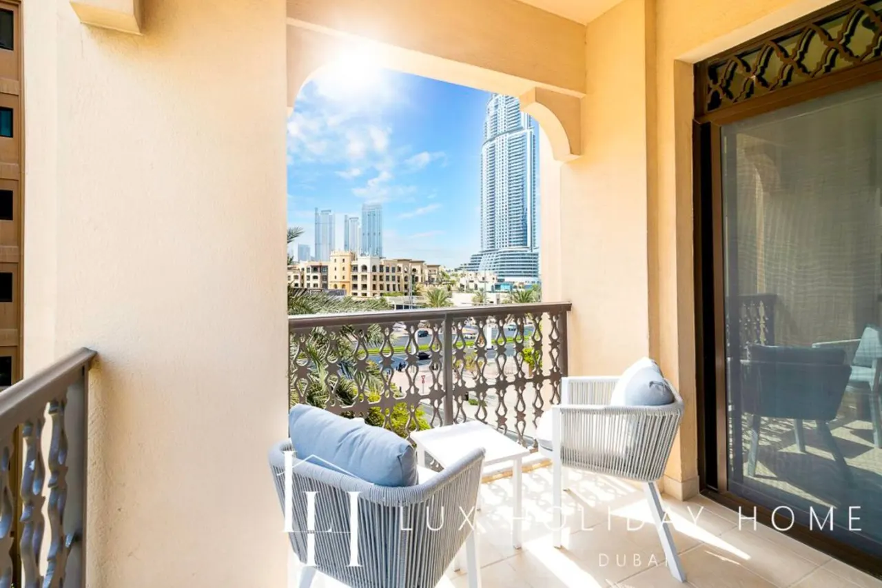 LUX | The Burj Khalifa View Downtown Suite — photo 5