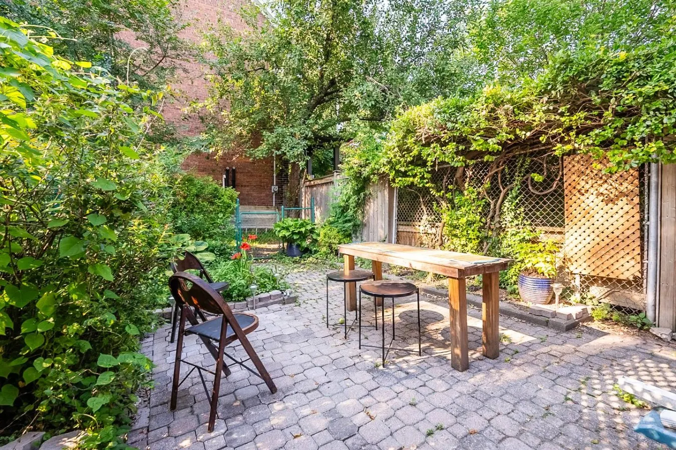 Historic 1887 Cottage in Parkdale 5