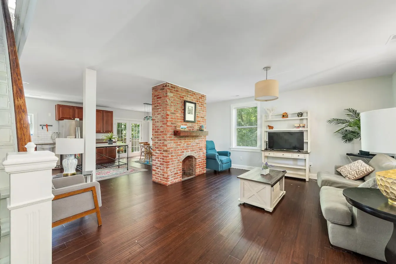 Renovated 2B w/Balcony by OTR, UC, Findlay Market
