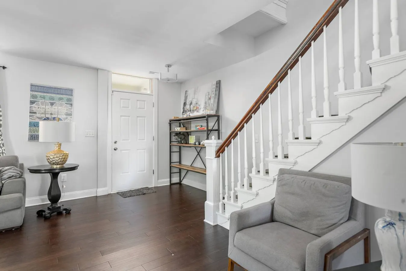 Renovated 2B w/Balcony by OTR, UC, Findlay Market 11