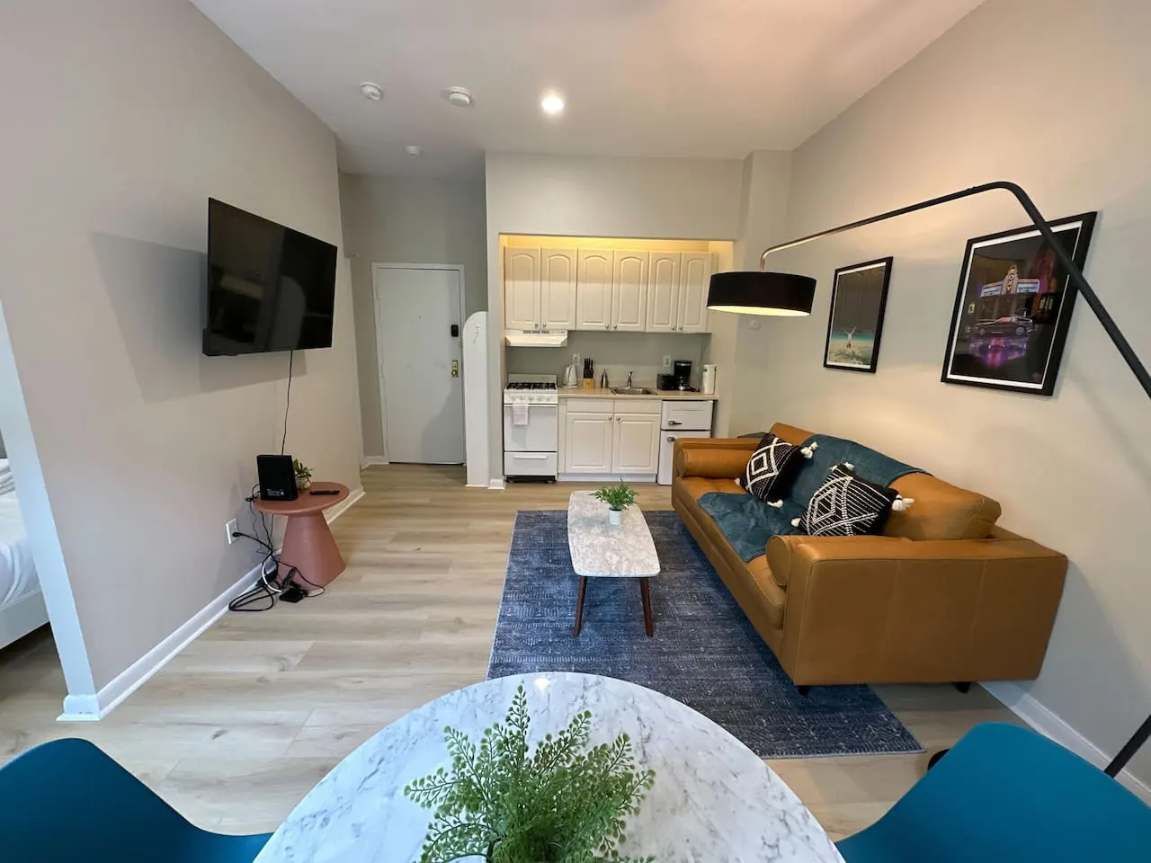 Spacious Studio! Back Bay 6