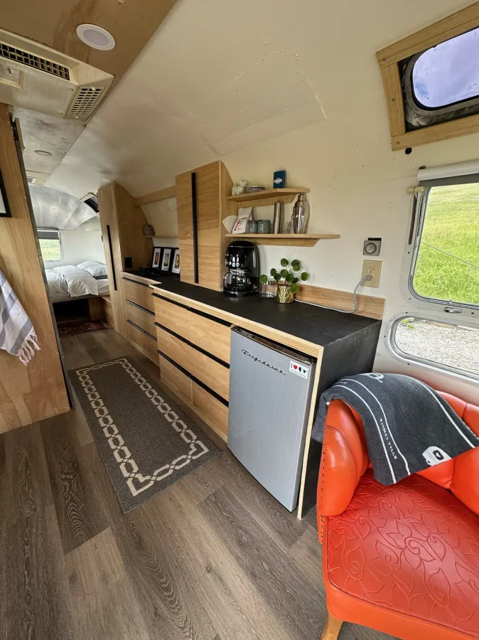 Flint Rock Ranch - The Big Airstream 9