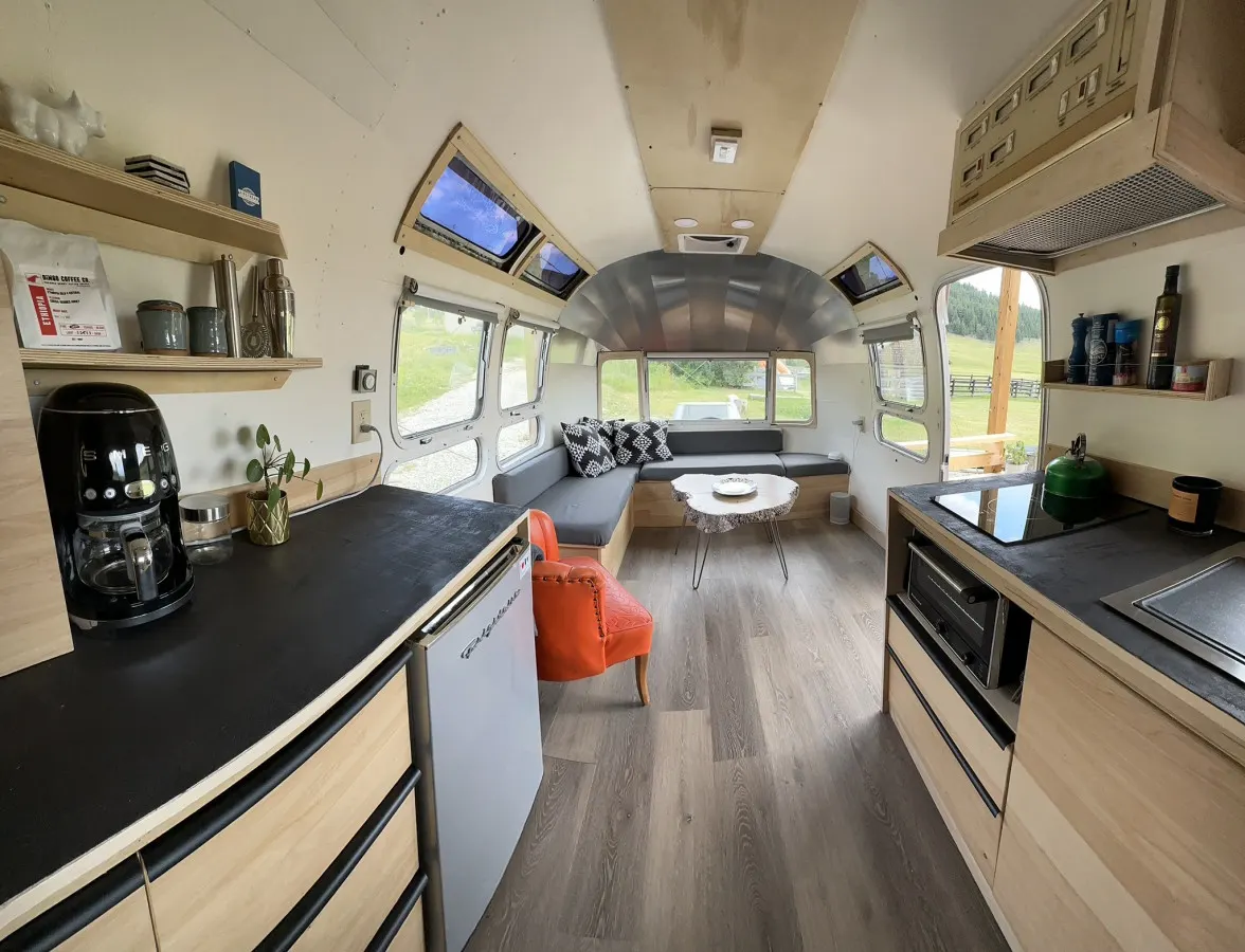 Flint Rock Ranch - The Big Airstream 10