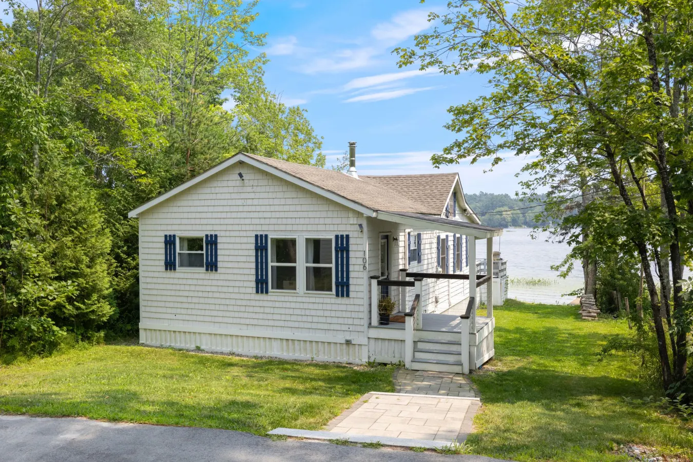 Vista Lake House- Beachfront on Highland Lake