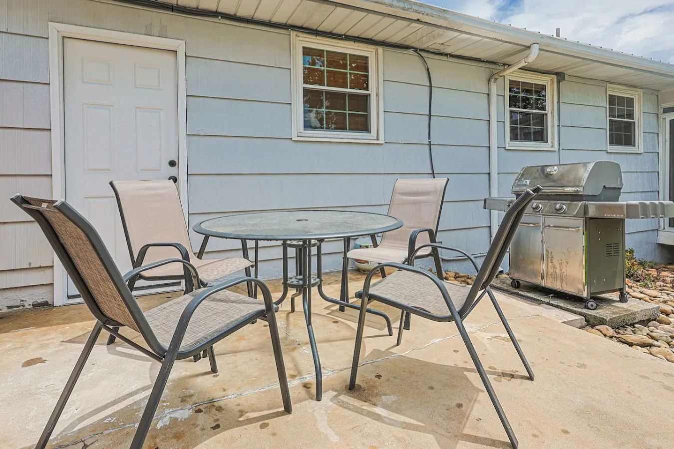 Cozy Ranch Retreat w/ Fire Pit! ~10min to Downtown 9