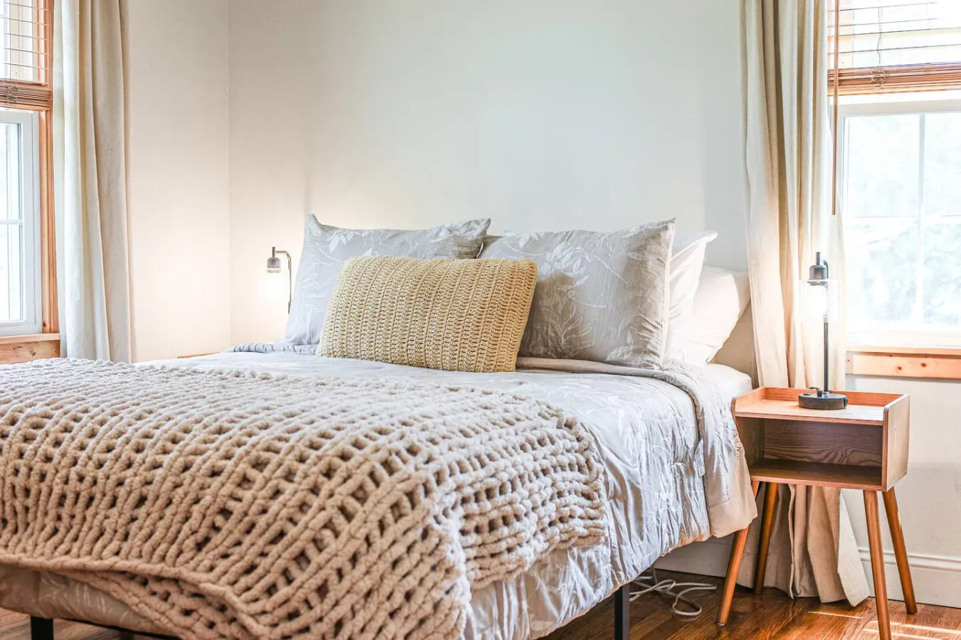 Cozy Ranch Retreat w/ Fire Pit! ~10min to Downtown 10