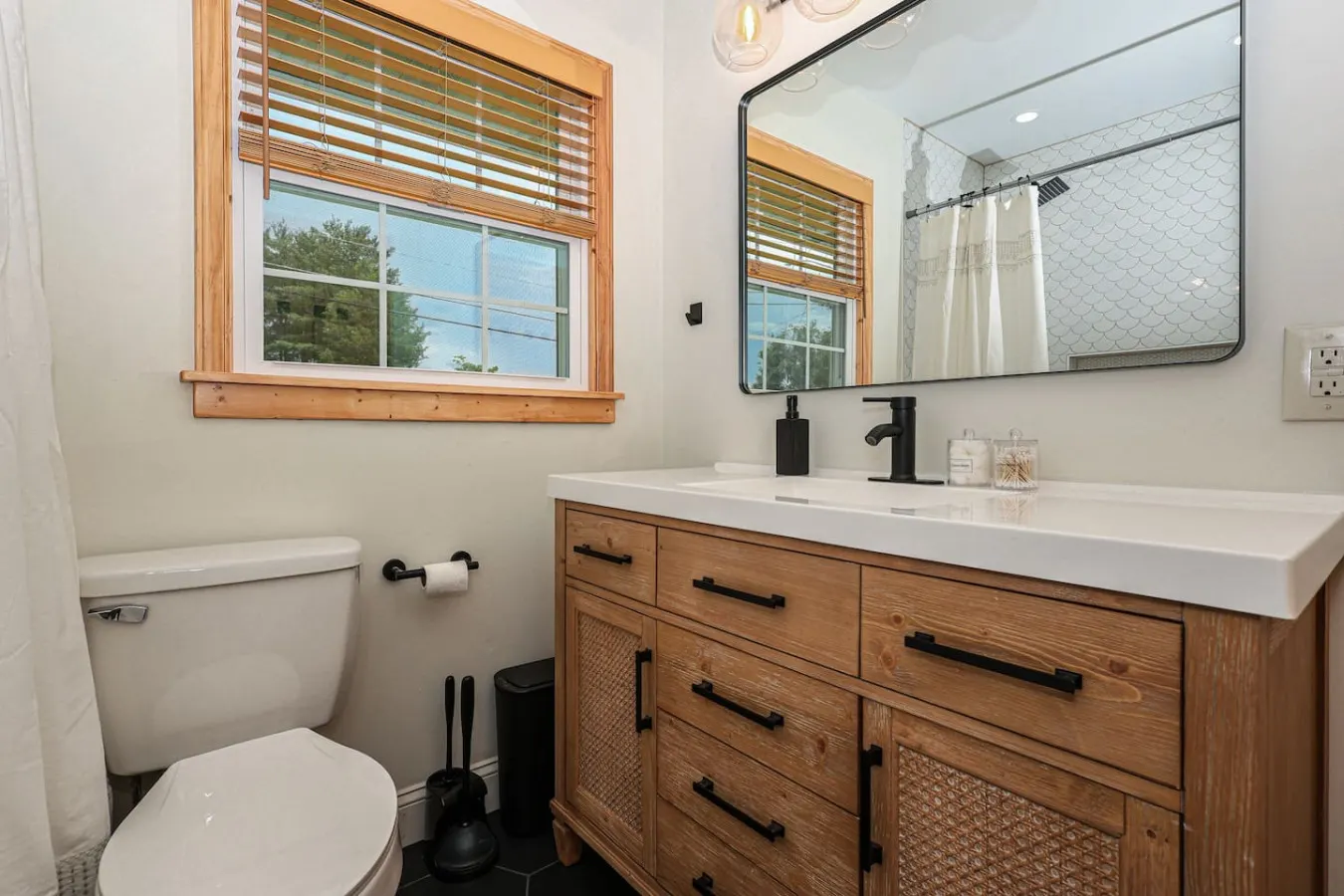 Cozy Ranch Retreat w/ Fire Pit! ~10min to Downtown 20