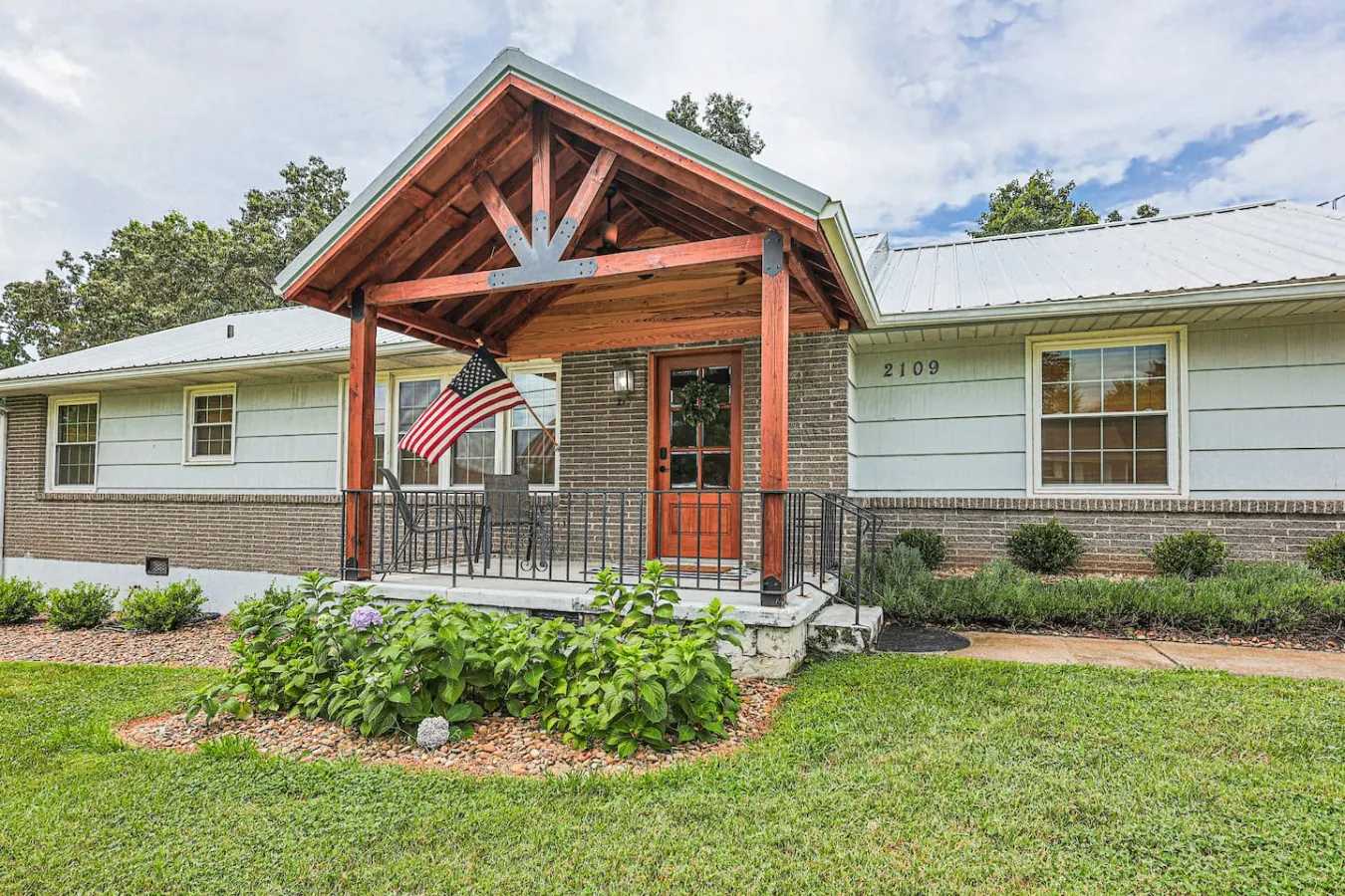Cozy Ranch Retreat w/ Fire Pit! ~10min to Downtown 8