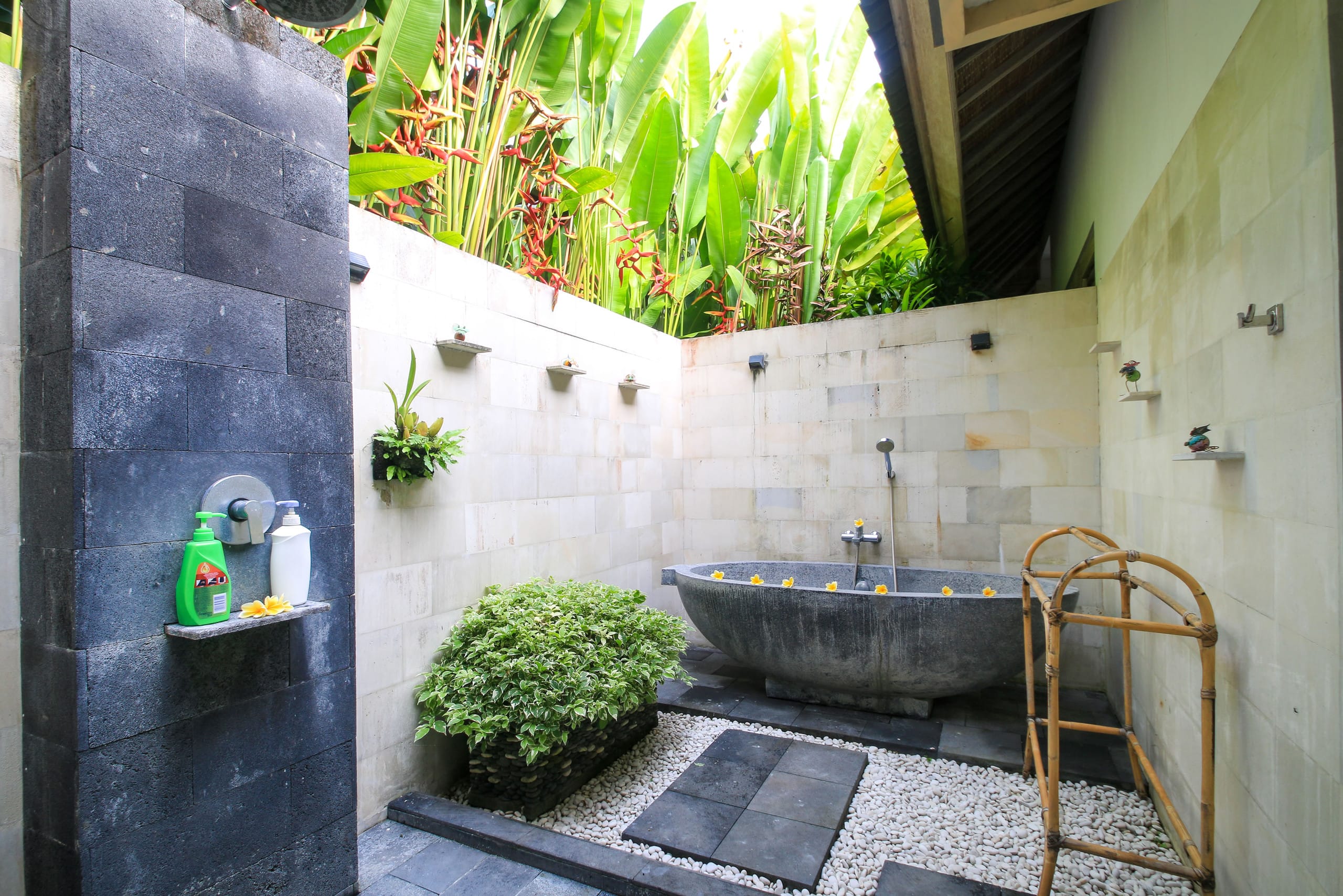 Boho Bungalow in the Rice Fields of Penestanan 10