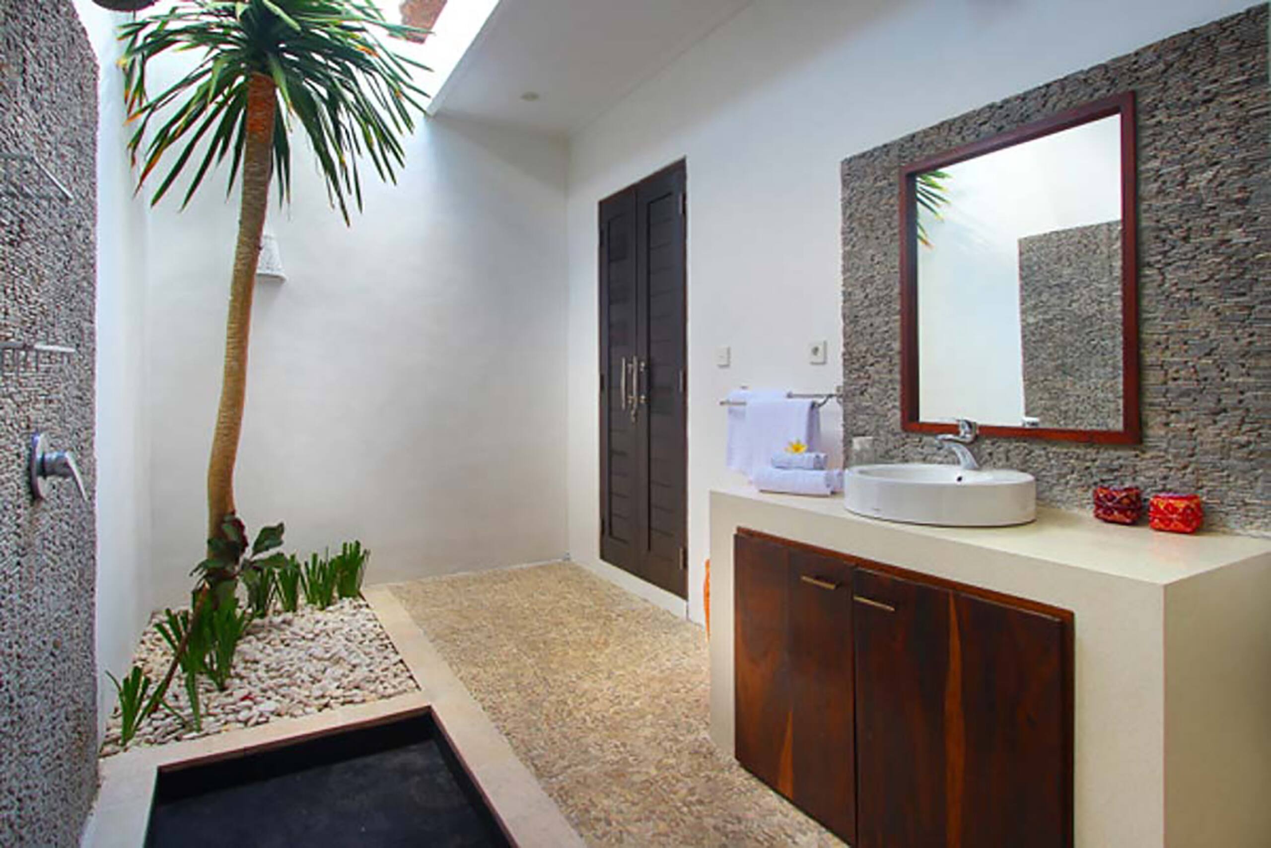 5 min Seminyak & Canggu - 800 m to Beach 16