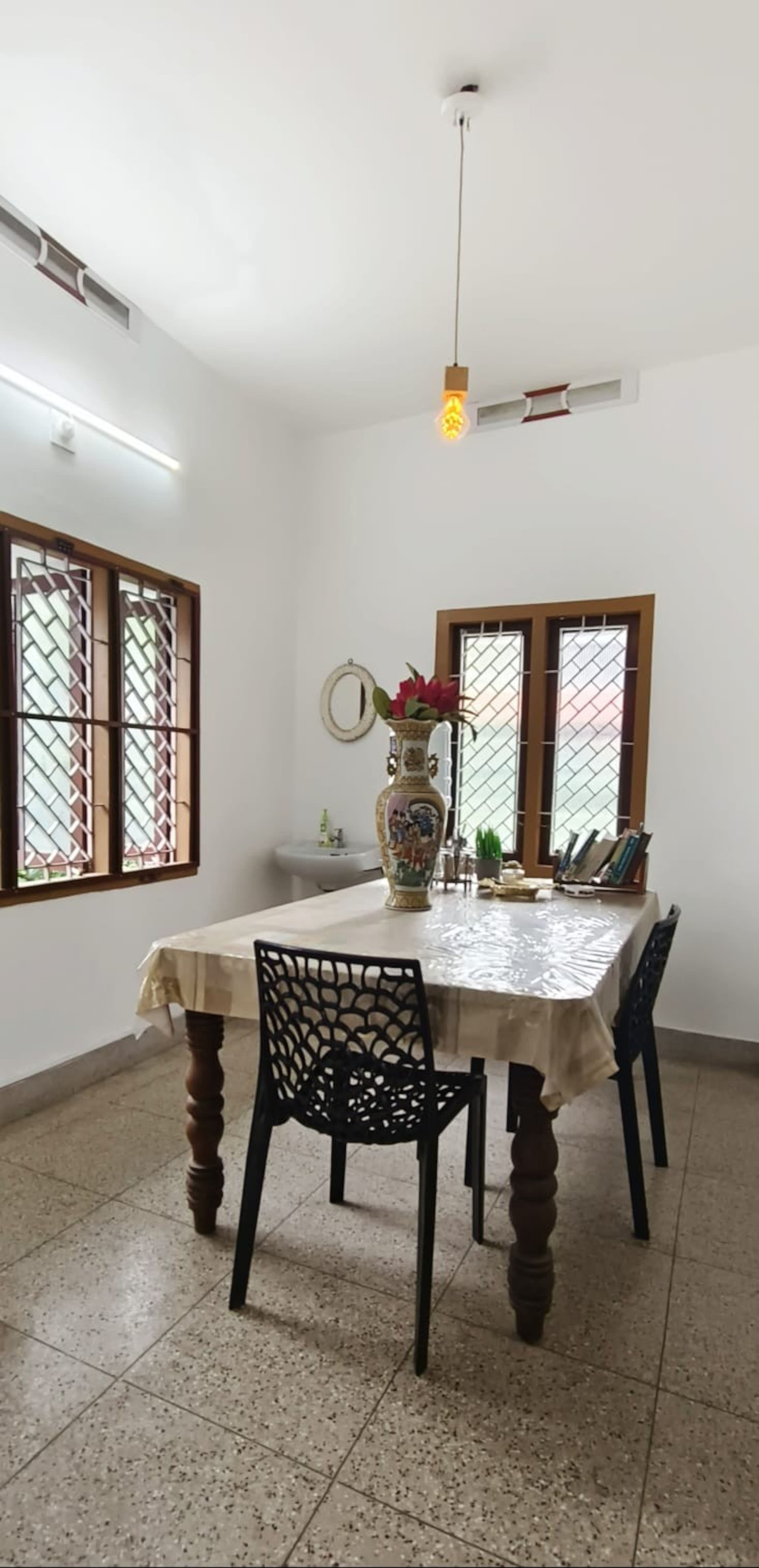 Breakfast incl. AC room central Fort kochi Grade1 8