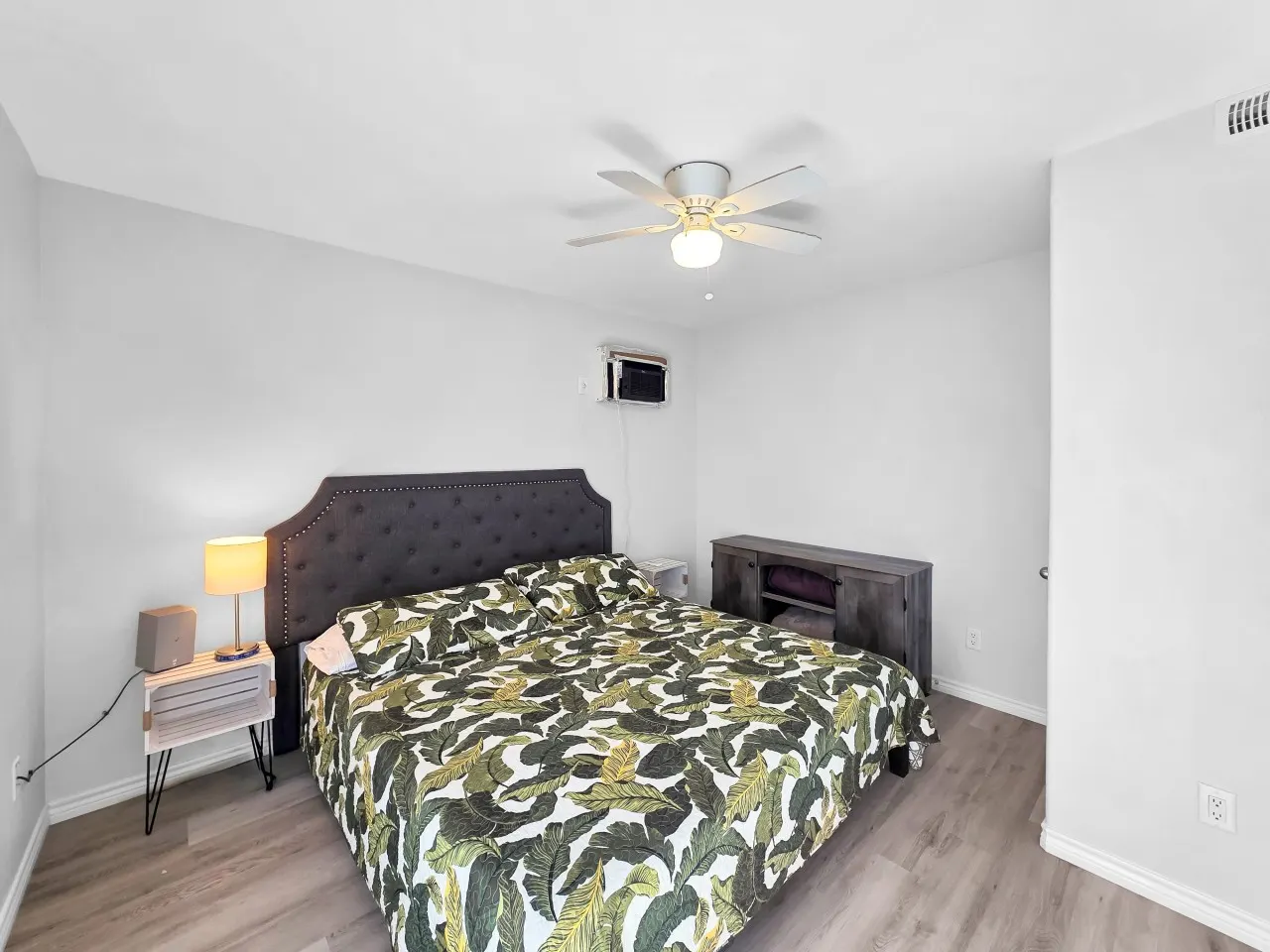 Fish Fantasy, Sunrise Gulf & Sunset Bay/ICW Views, Quiet Dead End Street, Pet Friendly, Fully Fenced Side Yard, Walk to 9