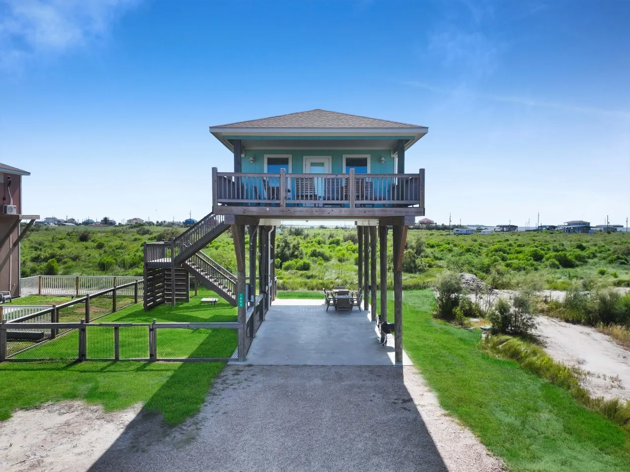 Fish Fantasy, Sunrise Gulf & Sunset Bay/ICW Views, Quiet Dead End Street, Pet Friendly, Fully Fenced Side Yard, Walk to 11