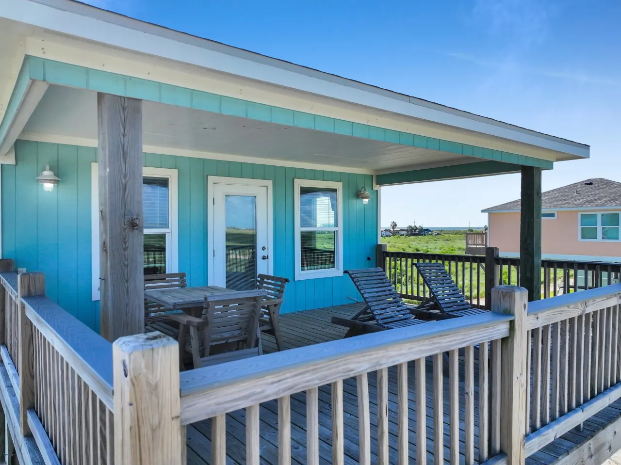 Fish Fantasy, Sunrise Gulf & Sunset Bay/ICW Views, Quiet Dead End Street, Pet Friendly, Fully Fenced Side Yard, Walk to 14