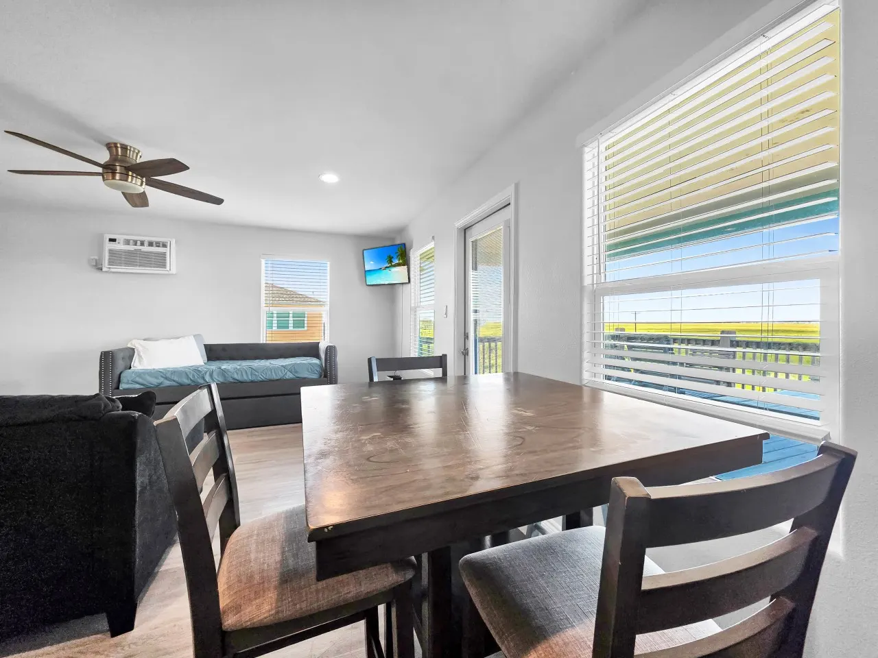 Fish Fantasy, Sunrise Gulf & Sunset Bay/ICW Views, Quiet Dead End Street, Pet Friendly, Fully Fenced Side Yard, Walk to 19