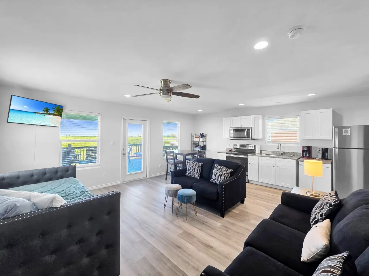 Fish Fantasy, Sunrise Gulf & Sunset Bay/ICW Views, Quiet Dead End Street, Pet Friendly, Fully Fenced Side Yard, Walk to  — photo 3