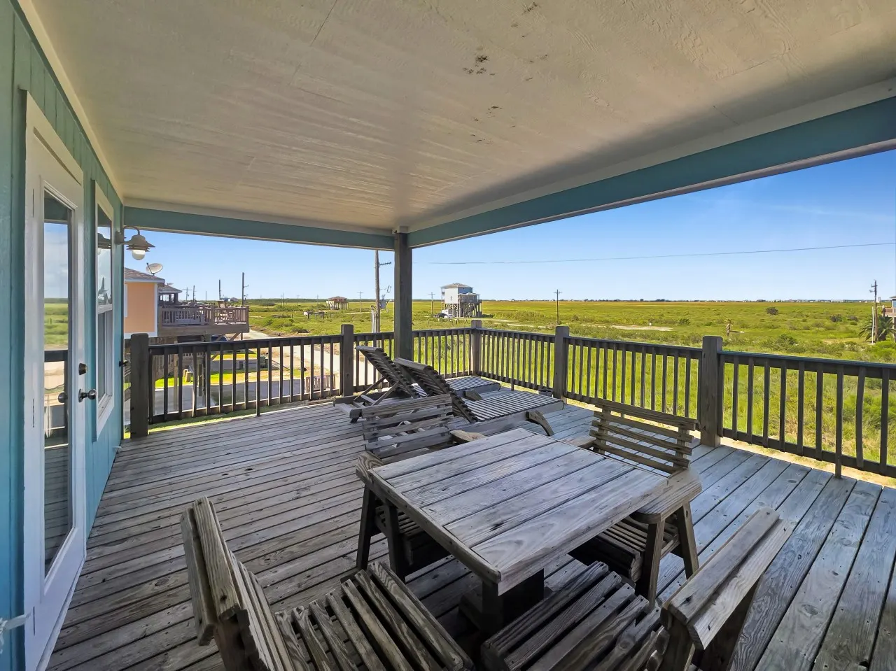 Fish Fantasy, Sunrise Gulf & Sunset Bay/ICW Views, Quiet Dead End Street, Pet Friendly, Fully Fenced Side Yard, Walk to 6