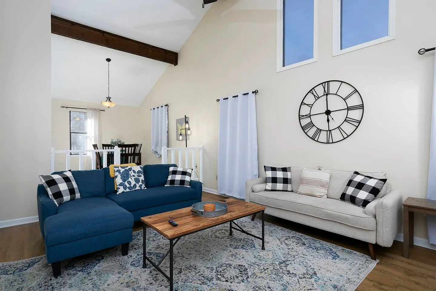 Renovated Farmhouse Near Six Flags — photo 2