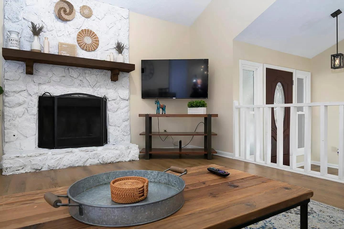 Renovated Farmhouse Near Six Flags 7