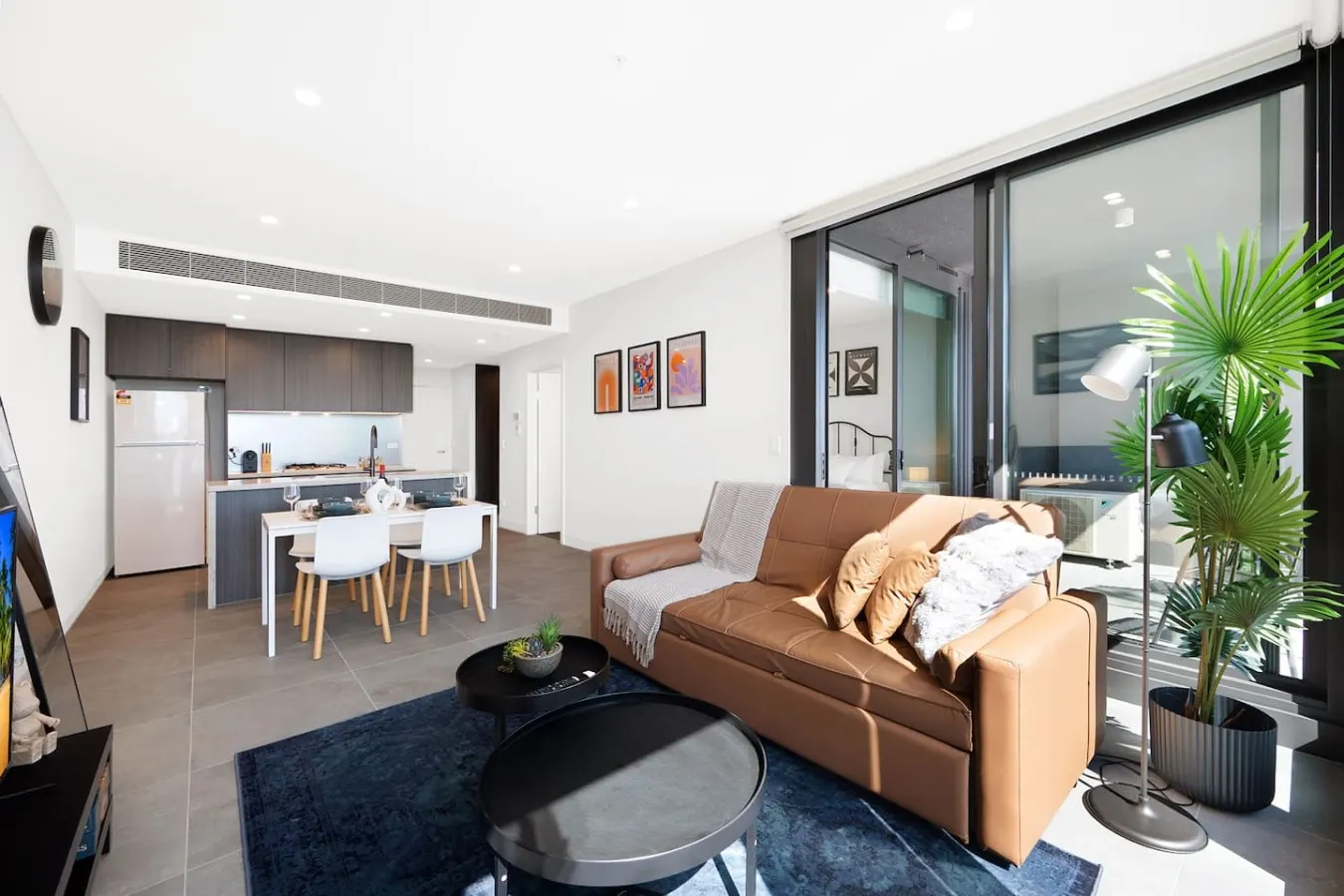 AccorView Luxury 1BR Suite Pool Gym Parking 9